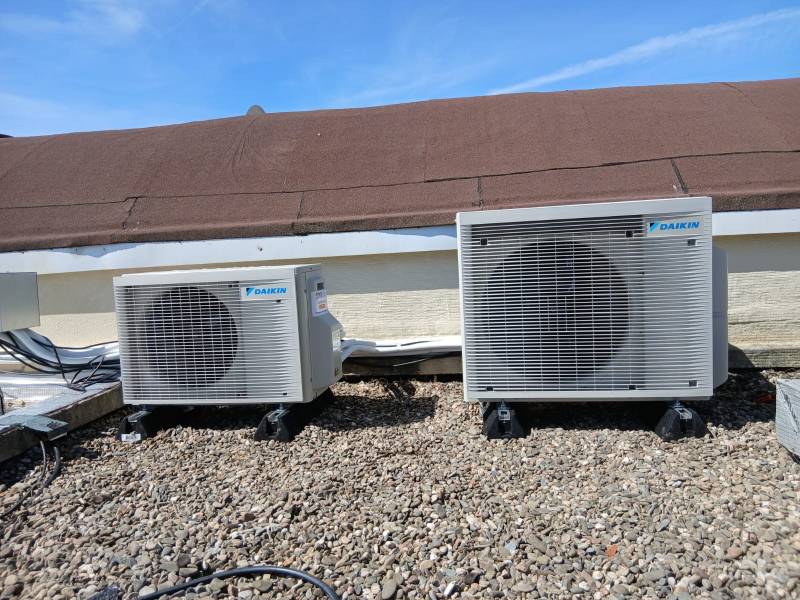 Installation d'un Quadri Split et un Bi Split DAIKIN Stylish à Gruissan dans l'Aude 
