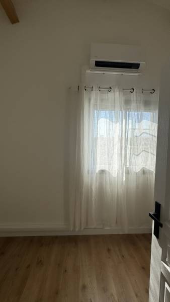 Installation climatisation monosplit Midea Breezeless haute efficacité énergétique avec garantie compresseur cinq ans à Vinassan dans l'Aude 11