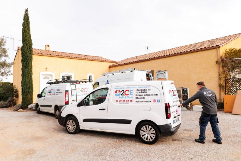 Installation d’un système de climatisation gainable Atlantic avec régulation par zone dans une maison à Narbonne